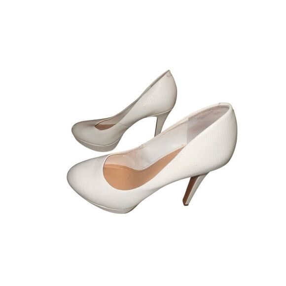 Gianni Bini Textured White Round Toe Stiletto Pumps 6.5 - Picture 1 of 5